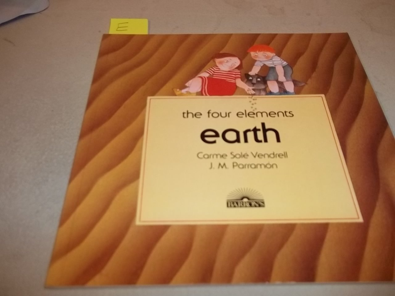 Earth (The Four Elements) (English and Spanish Edition)