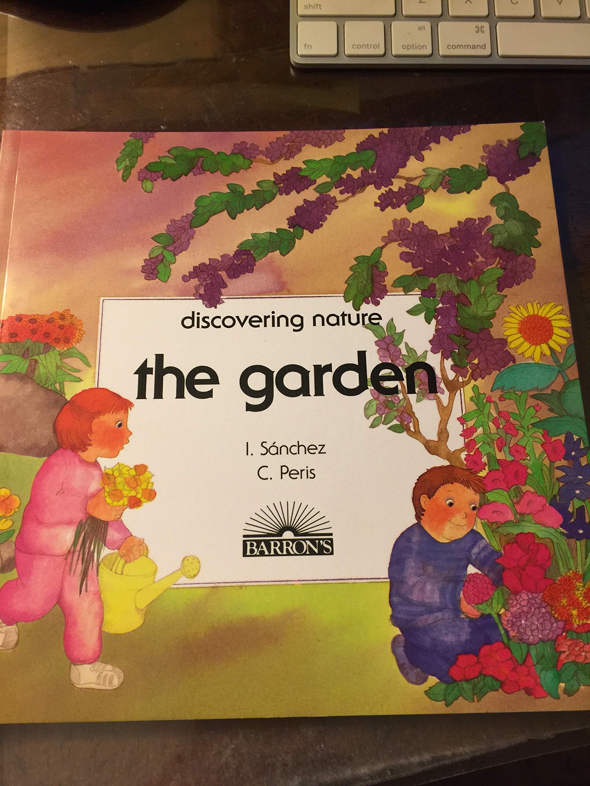 The Garden (Discovering Nature Series)