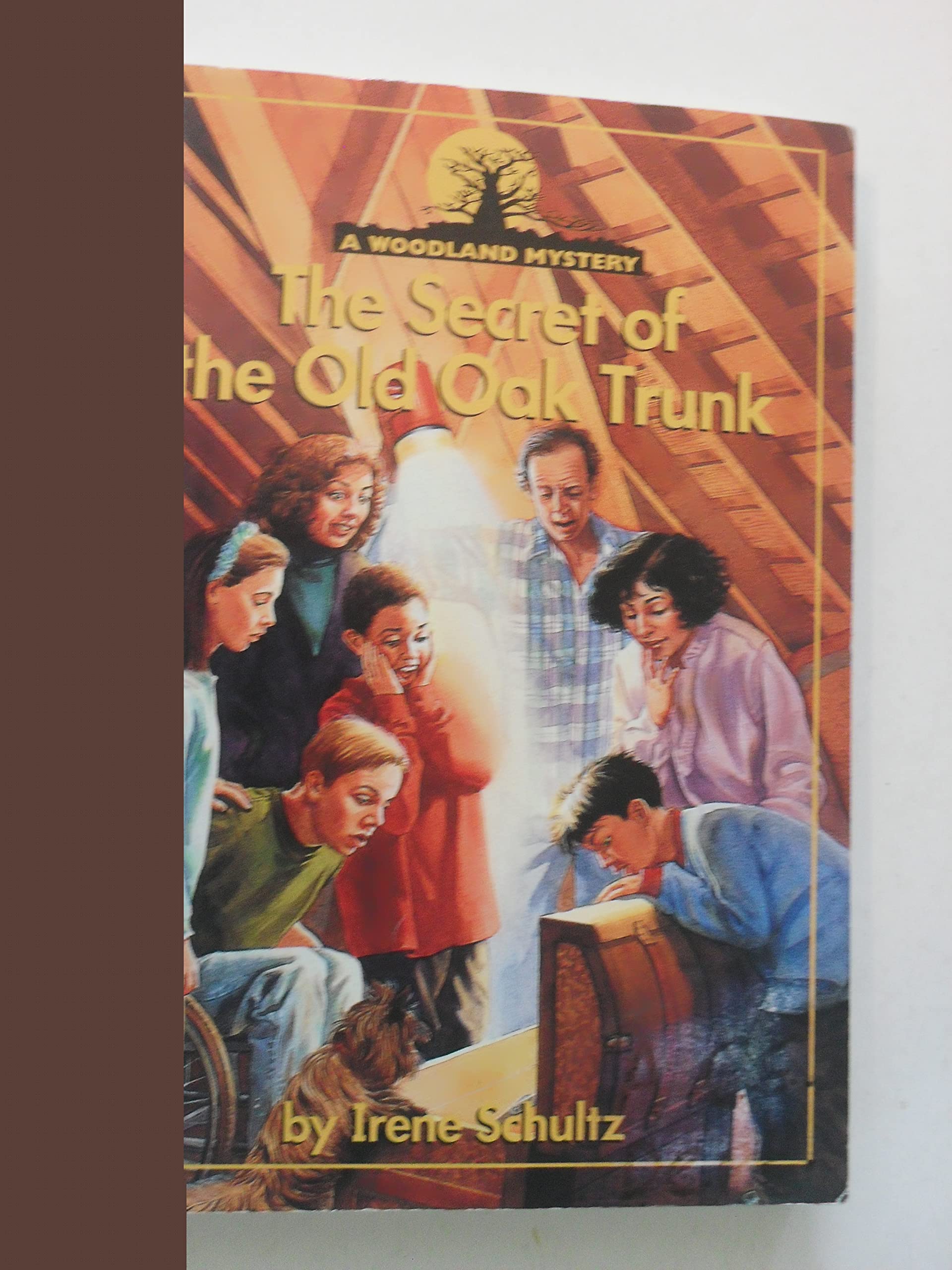 The Secret of the Old Oak Trunk (Woodland Mysteries)
