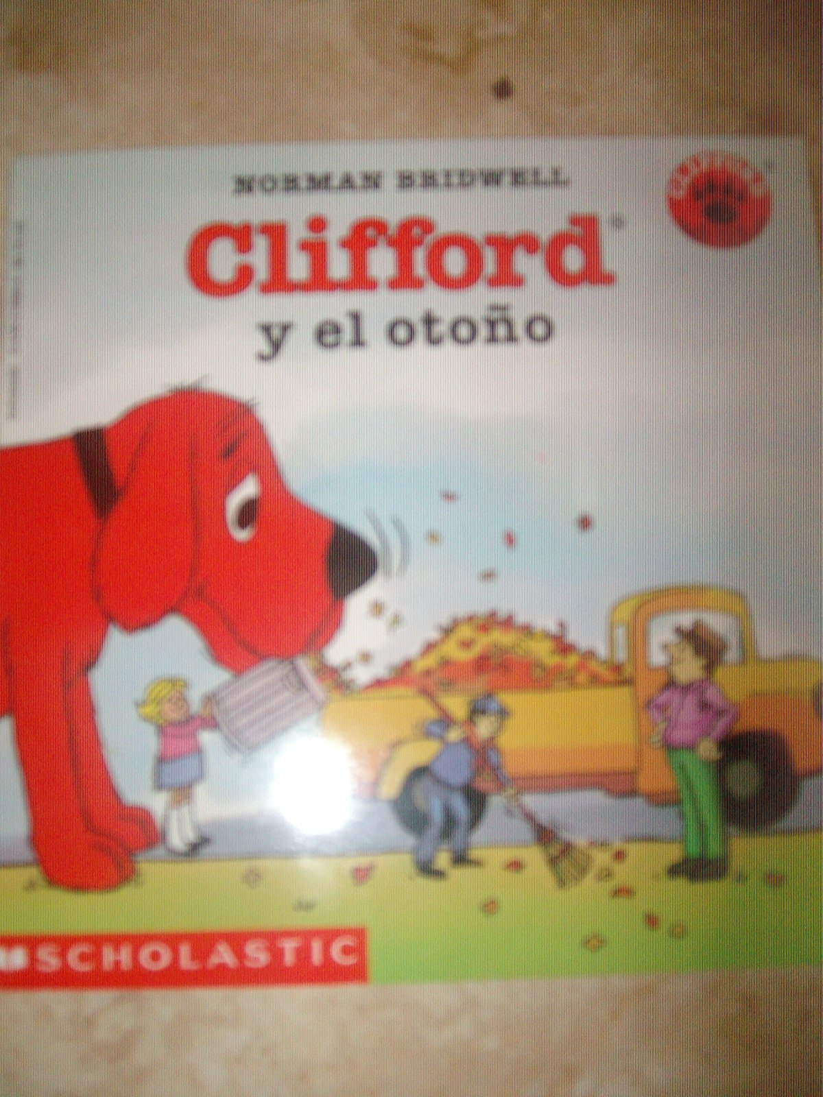 Clifford y el otono (Clifford, el gran perro colorado) (Spanish Edition)