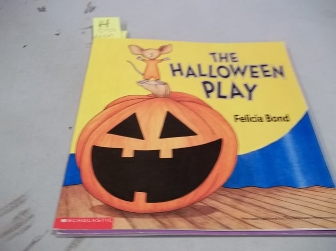 The Halloween Play (Laura Geringer Books (Paperback))