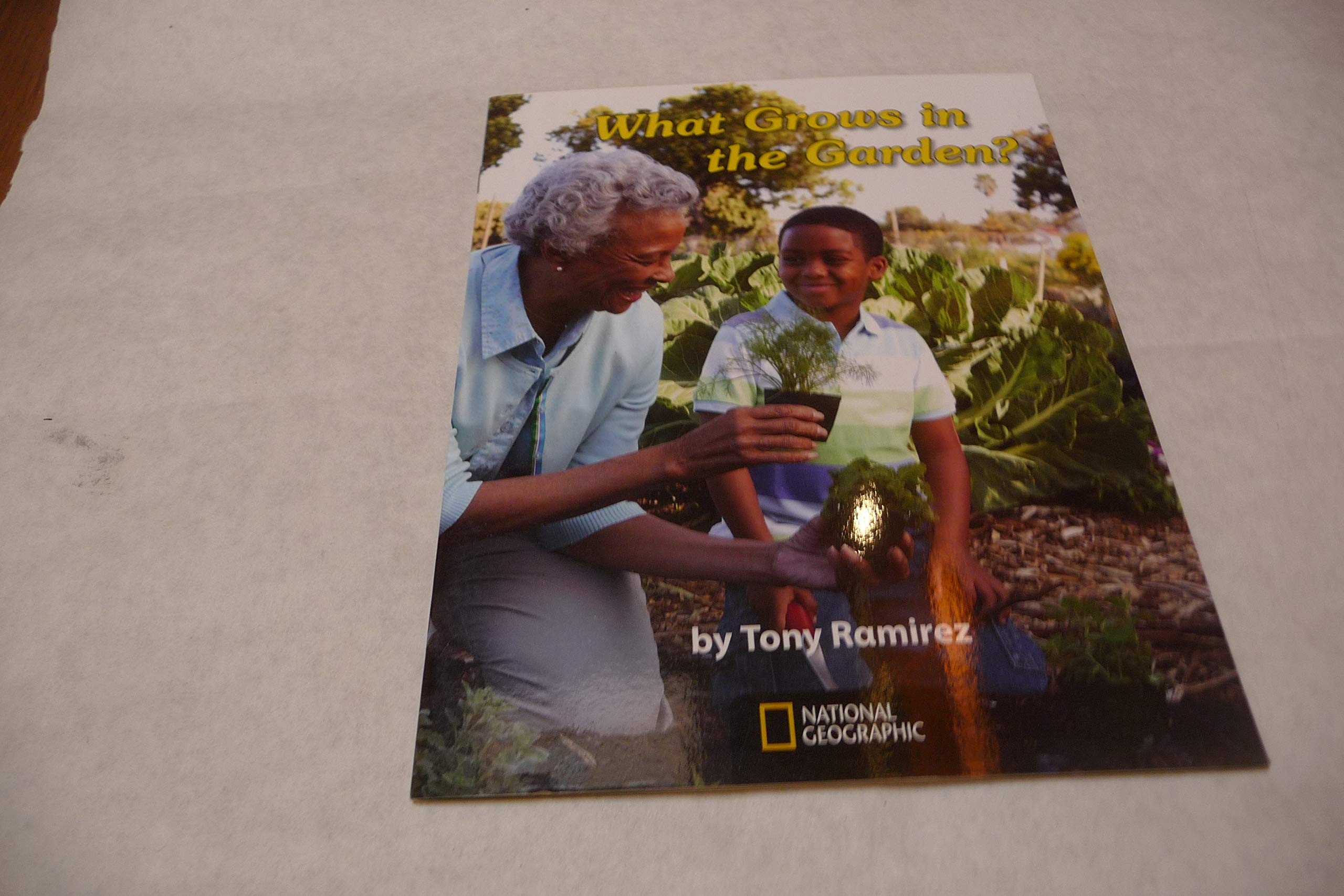 Reach A (Read Together Student Books): What Grows in the Garden? (Reach for Reading)