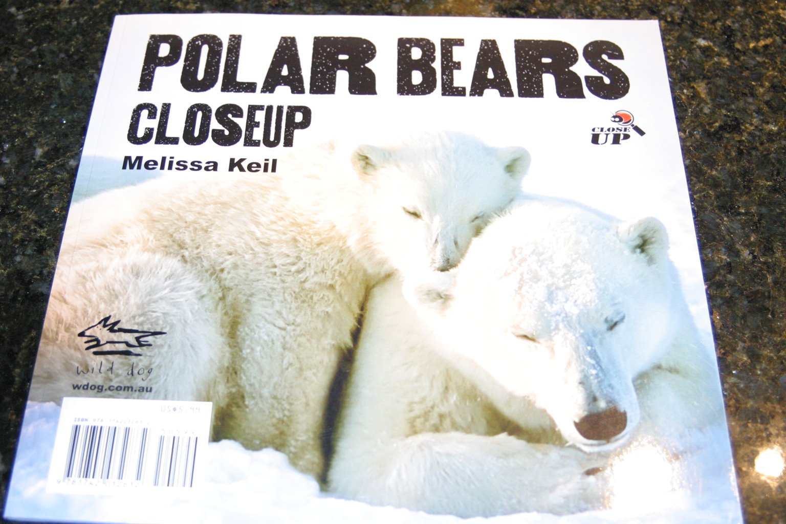 Close up: Penguins / Close up: Polar Bears