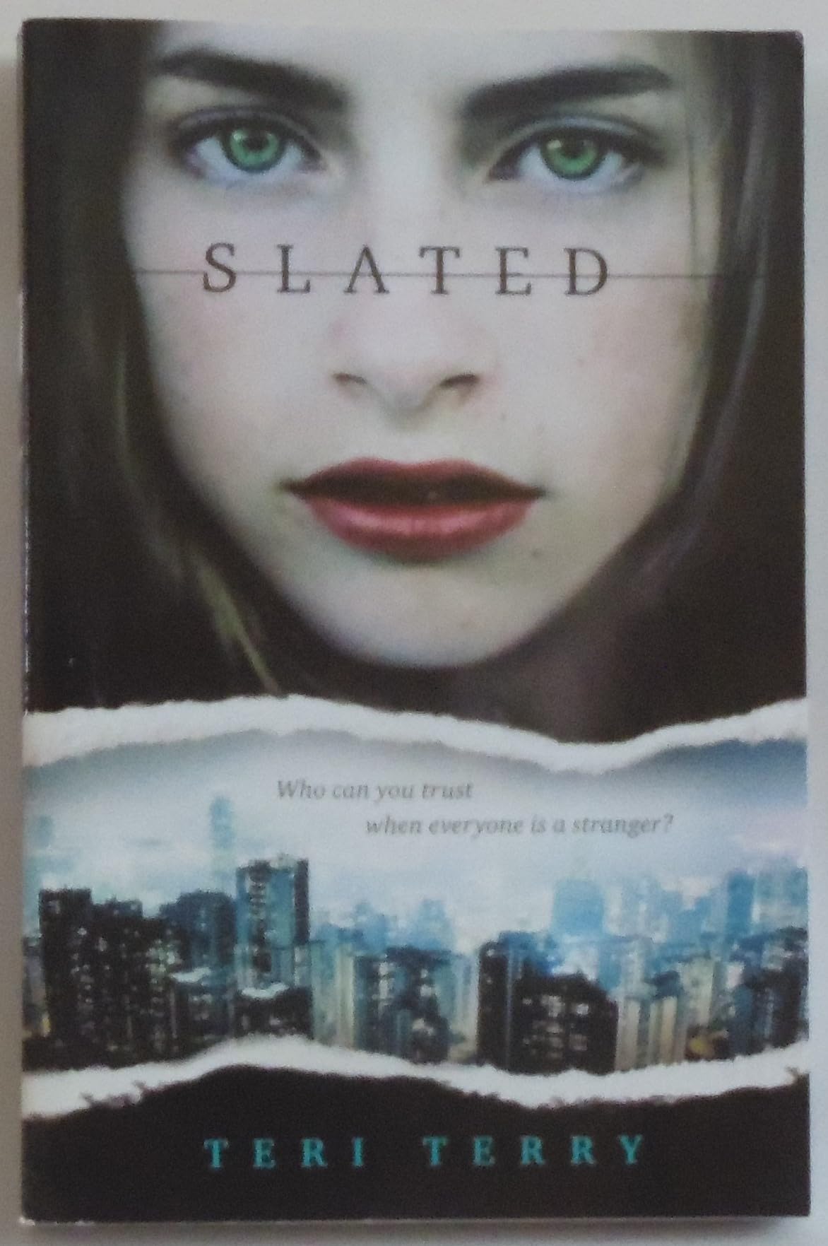 Slated By Teri Terry [Paperback]